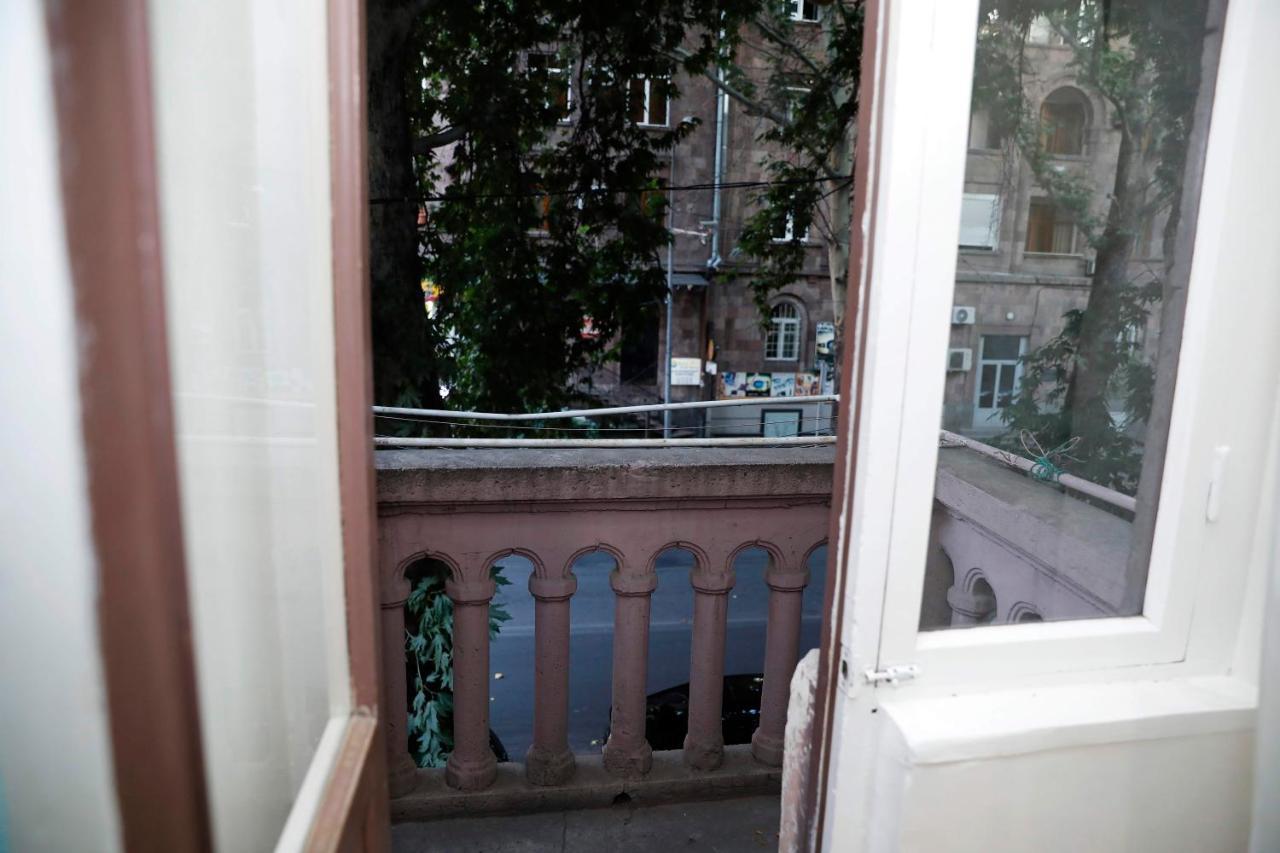Cozy Apartment On Republic Square Erévan Extérieur photo